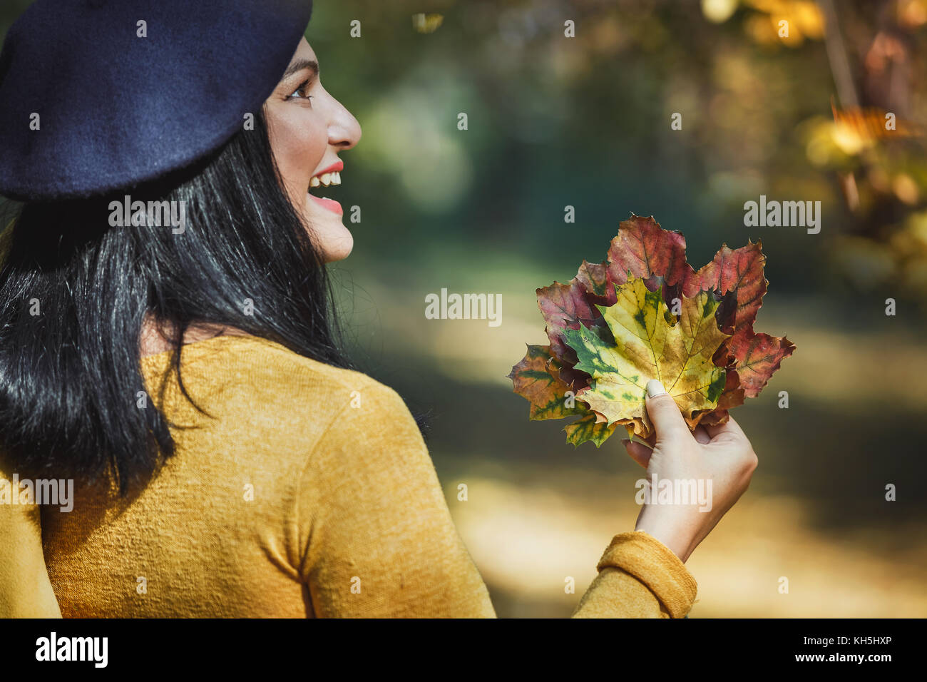 Woman in a beret hi-res stock photography and images - Alamy