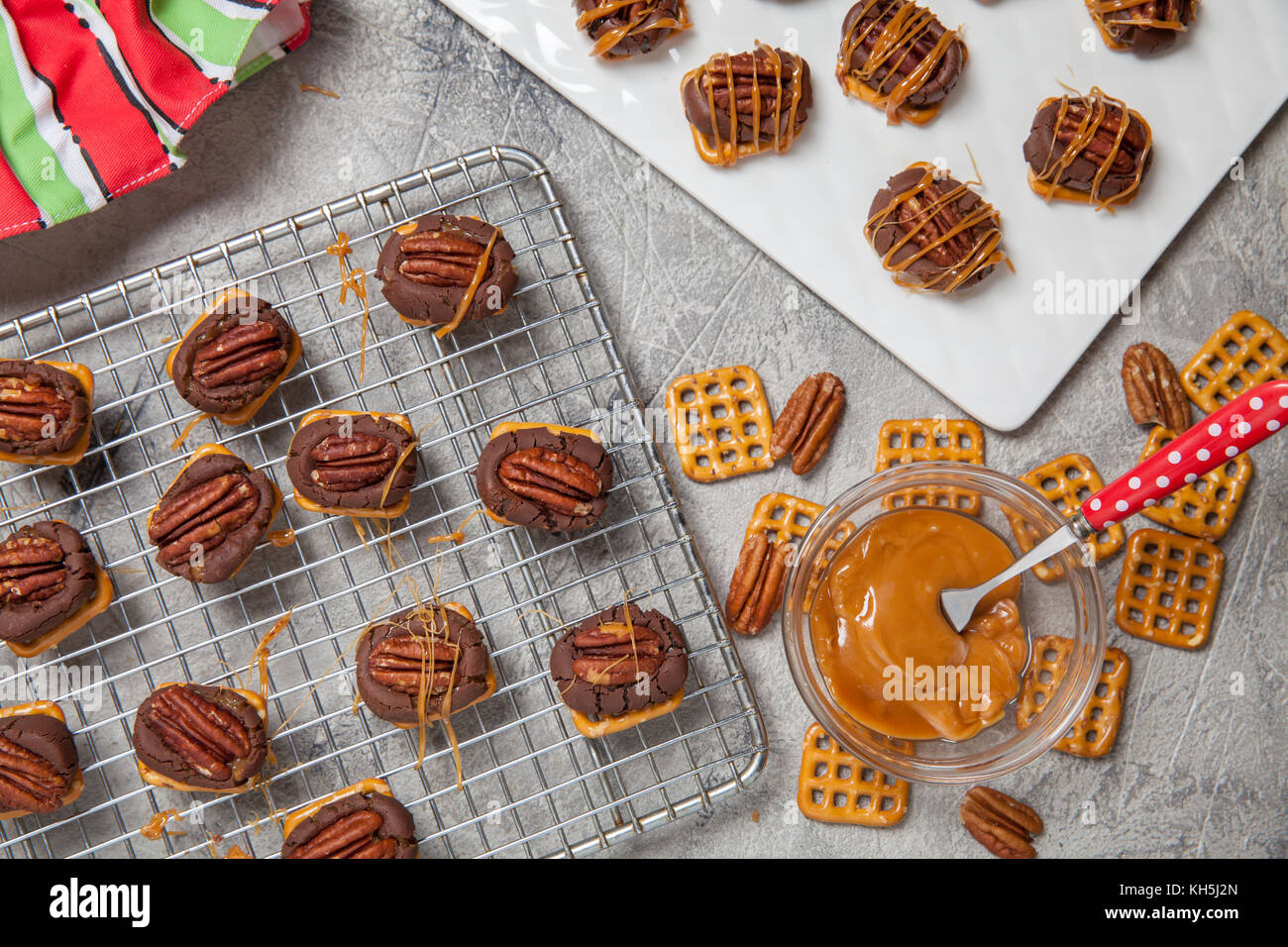Chocolate Caramel Pecan Pretzel Bites in a jar Stock Photo Alamy