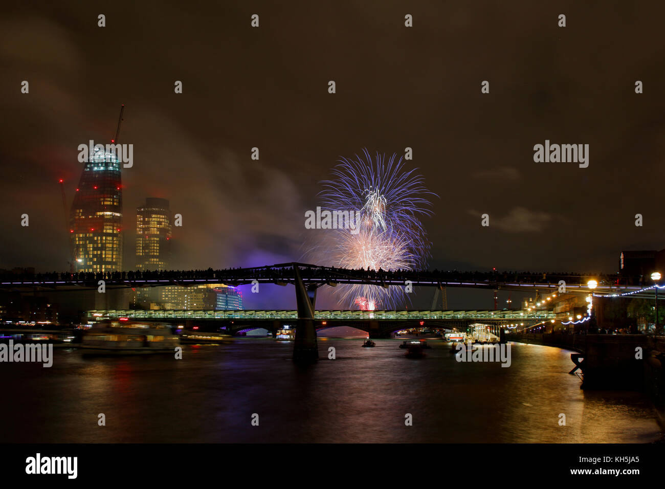 The Lord Mayors show firework display on the Thames, London, 11th November 2017 Stock Photo