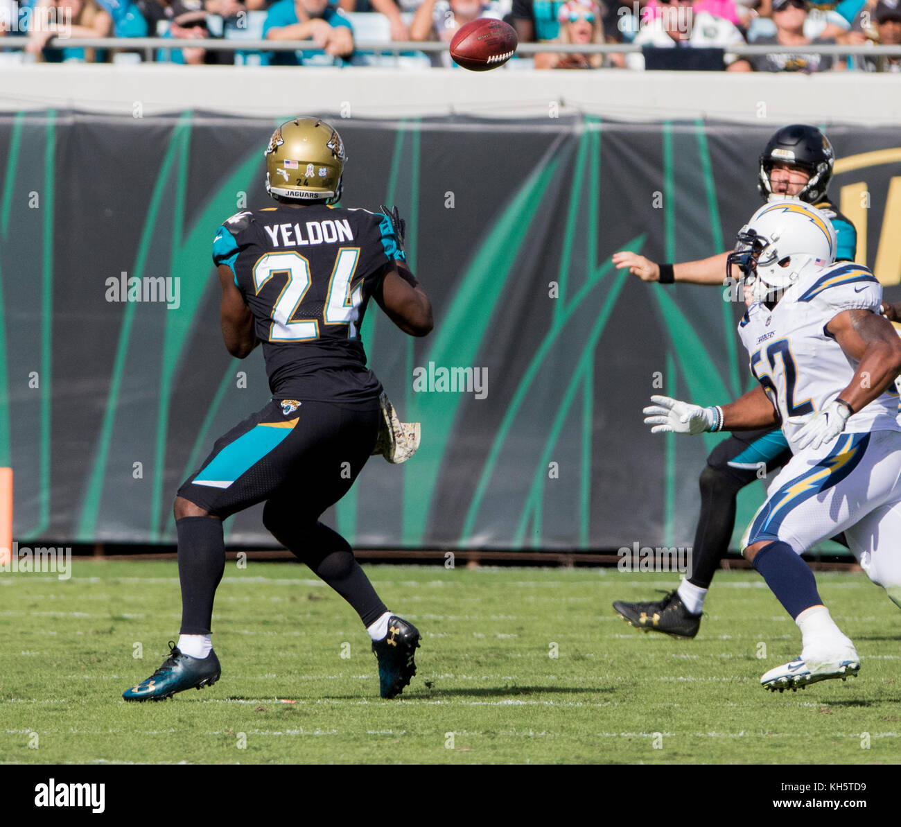 Jaguars vs l a chargers hi-res stock photography and images - Alamy