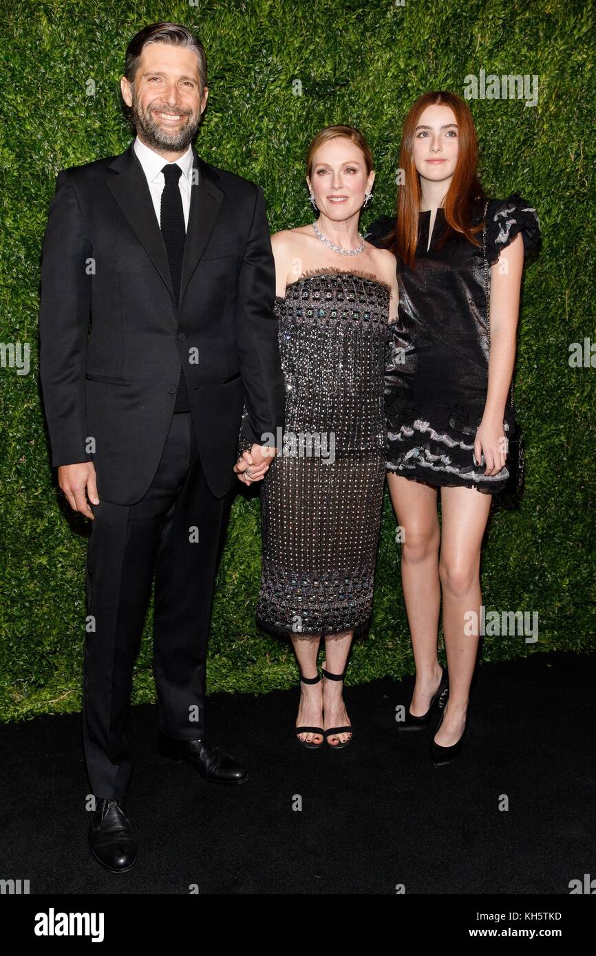 New York, NY, USA. 13th Nov, 2017. Bart Freundlich, Julianne Moore, Liv