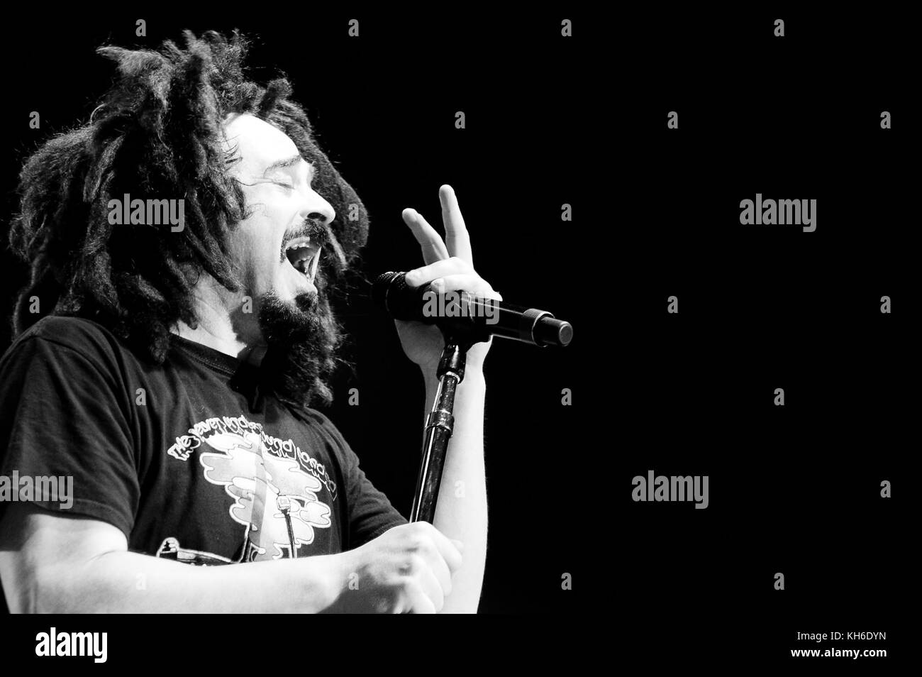 Counting crows performance Black and White Stock Photos & Images - Alamy