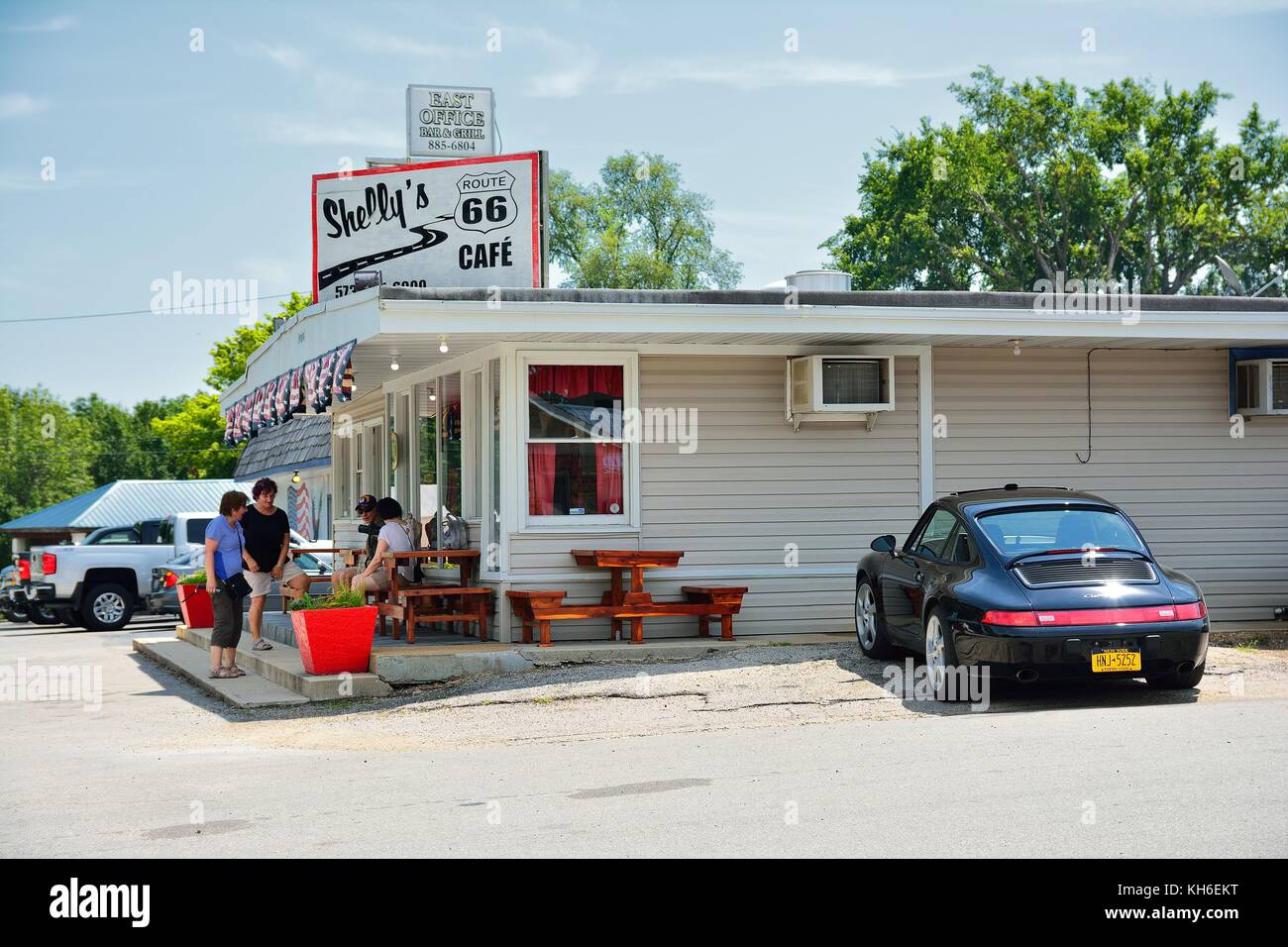 Shellys cafe hires stock photography and images Alamy