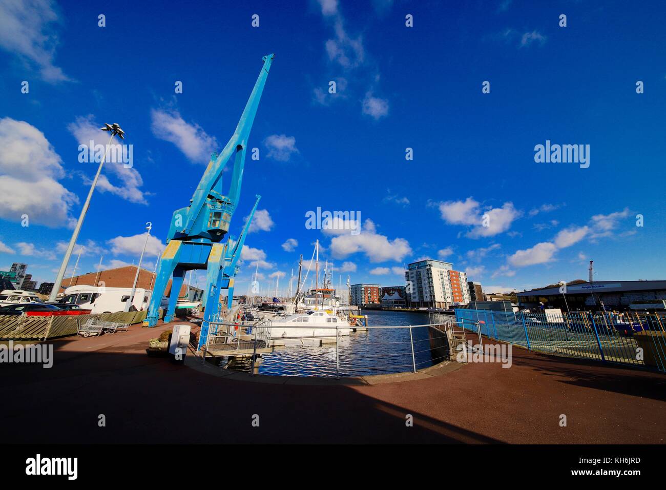 Cranes near the lock at Ipswich Haven Marina Stock Photo Alamy