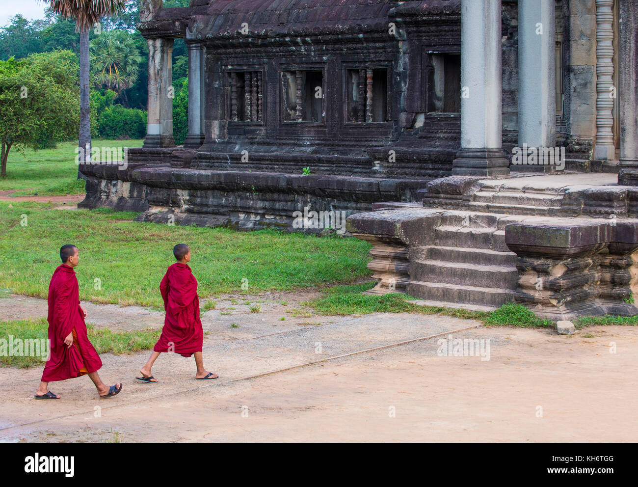 Budhist monks at the Angkor Wat Temple in Siem Reap Cambodia Stock Photo