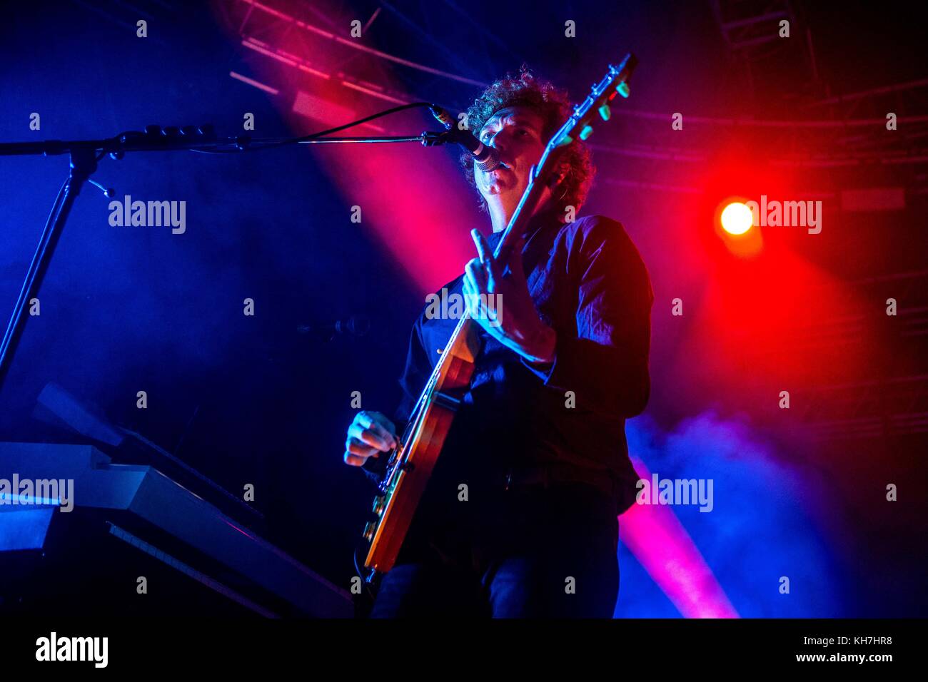 Milan, Italy. 13th Nov, 2017. The Kooks performs live at Fabrique in Milano, Italy. 13th Nov, 2017. Credit: Mairo Cinquetti/Alamy Live News Stock Photo