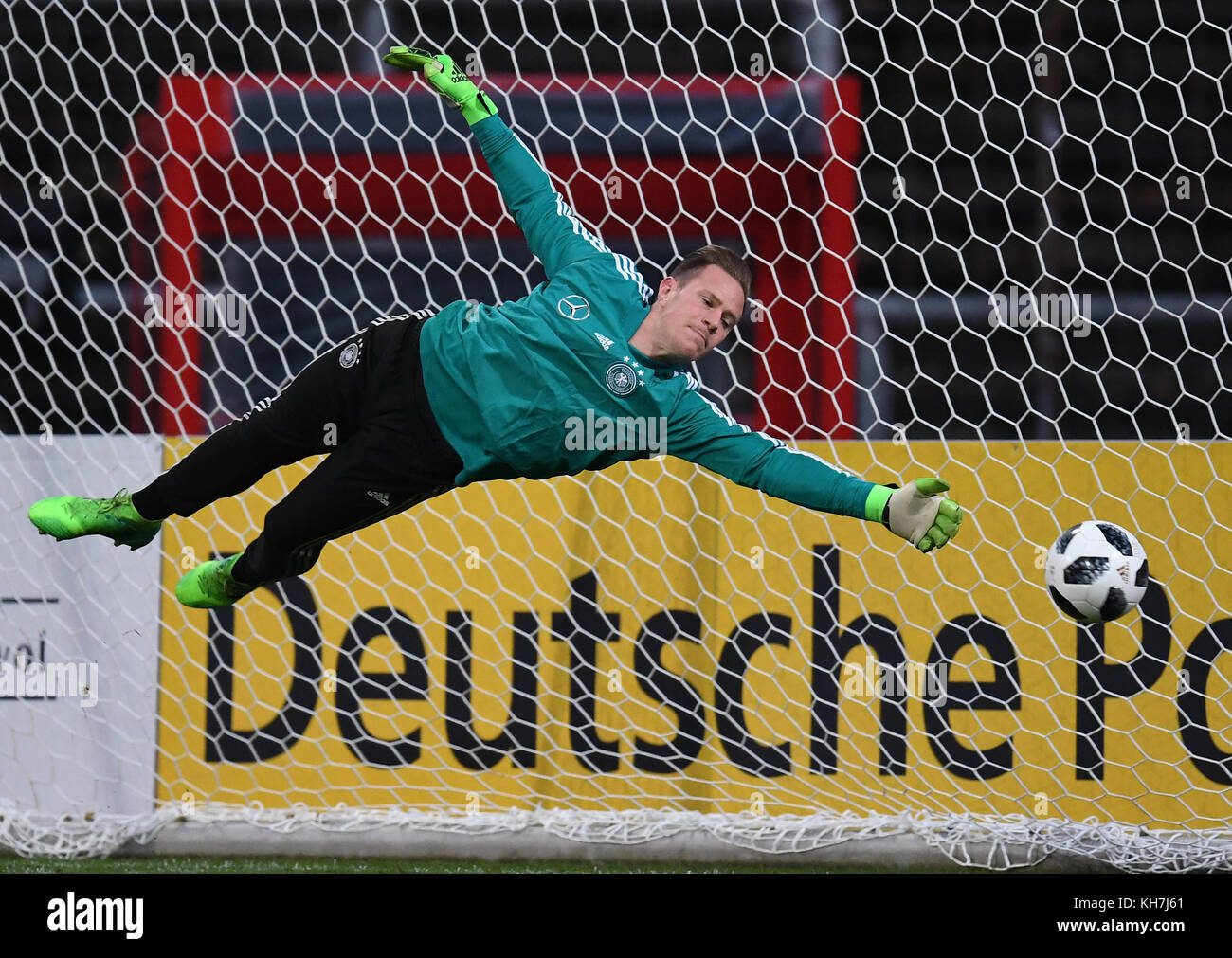 goalwart Marc-Andre ter Stegen (Germany) fliegt.  GES/ Fussball/ DFB-Training, Koeln, 13.11.2017  Football / Soccer: Training / prcactice  of the german national team, Cologne, November 13, 2017 |usage worldwide Stock Photo