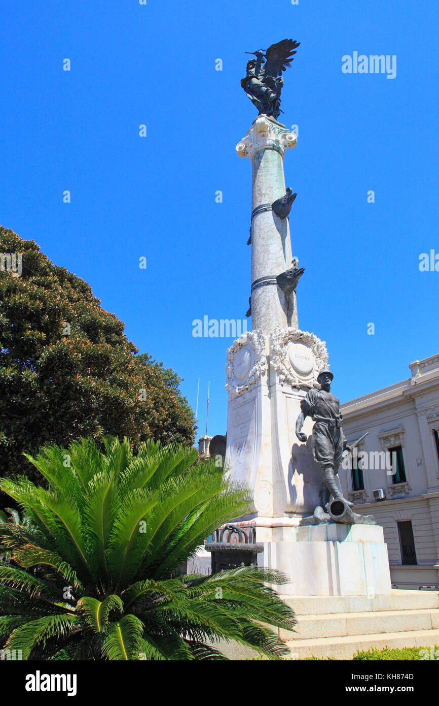 Monumento ai caduti di tutte le guerre hi-res stock photography and ...