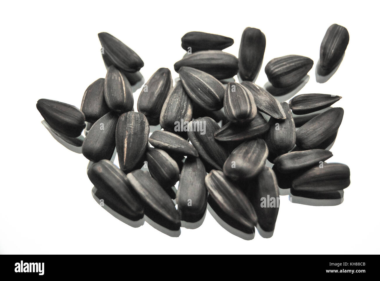 Pile sunflower seeds hi-res stock photography and images - Alamy