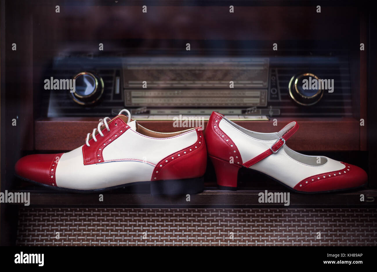 Vintage style deals red shoes