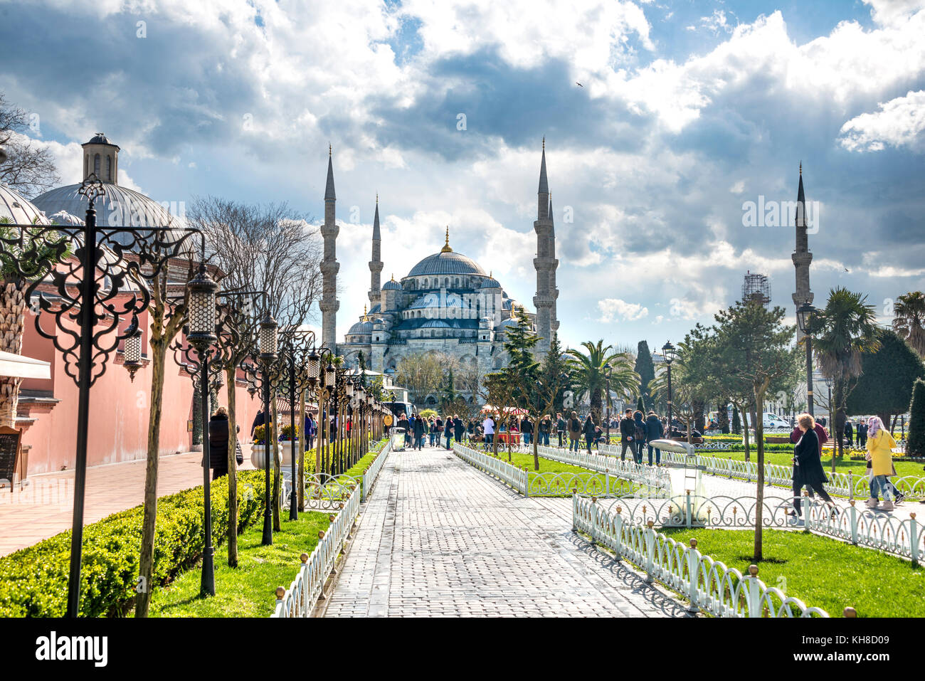 Blue Mosque, Sultan Ahmet Camii, Way in the Sultan Ahmed Park, Sultanahmet, European part, Istanbul, Turkey Stock Photo