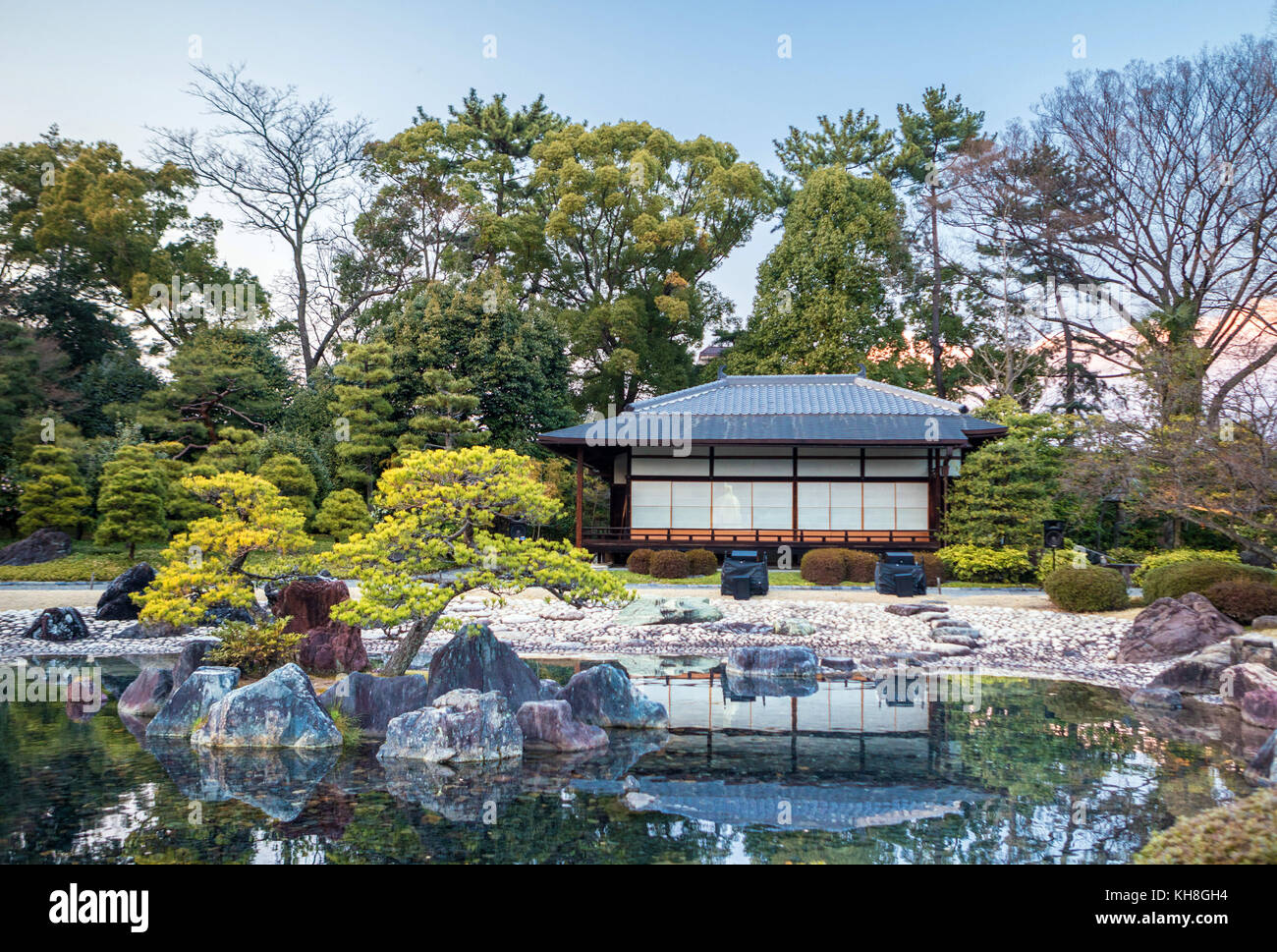 Japan, Kyoto City,, Imperial castle gardens, tea house *** Local