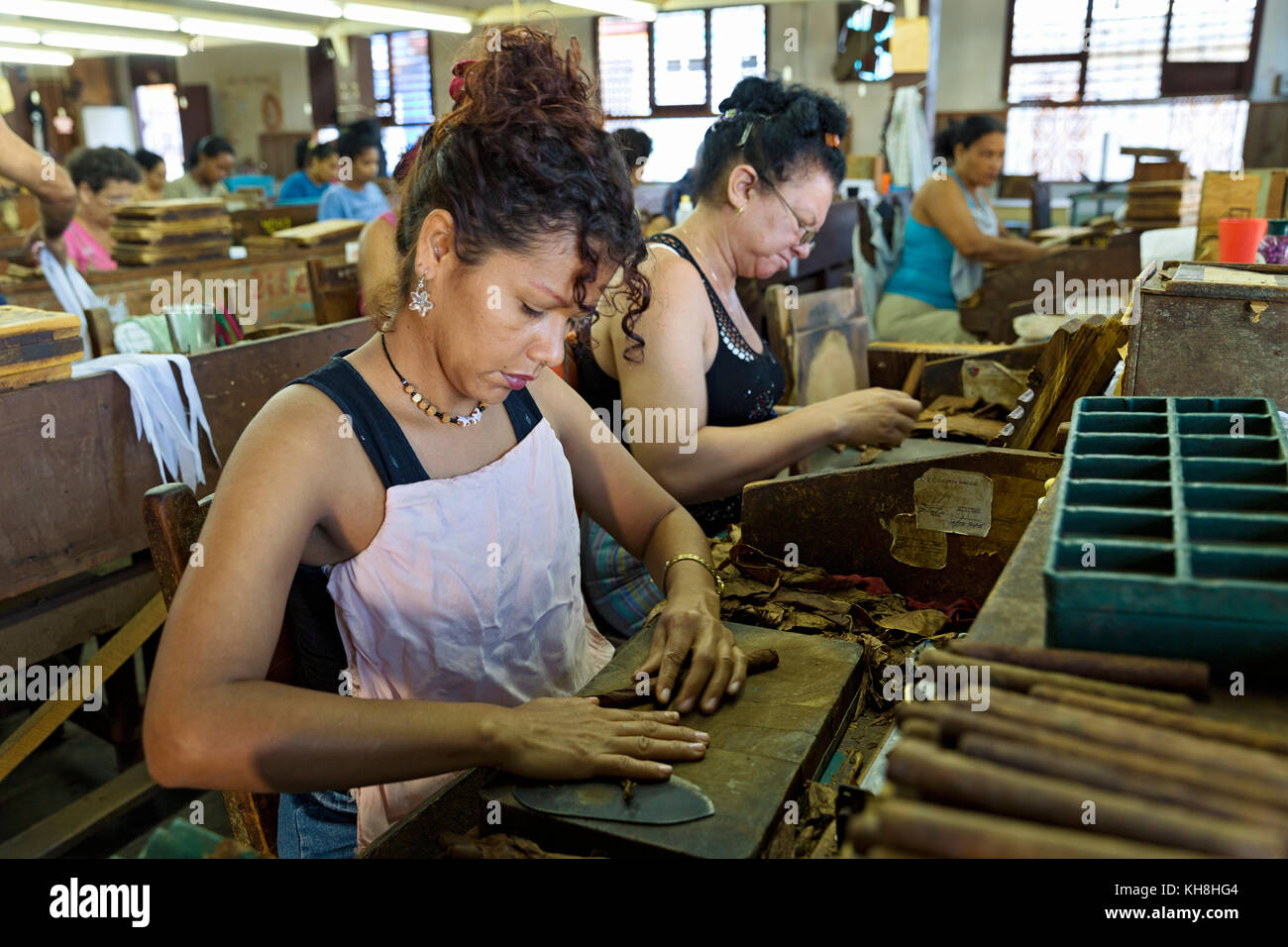 Tabakfabrik in Trinidad, Provinz Sancti Spiritus, Kuba Engl.: Cuba, Provinz Sancti  Spiritus, Trinidad, tobacco factory, cuban cigars Stock Photo