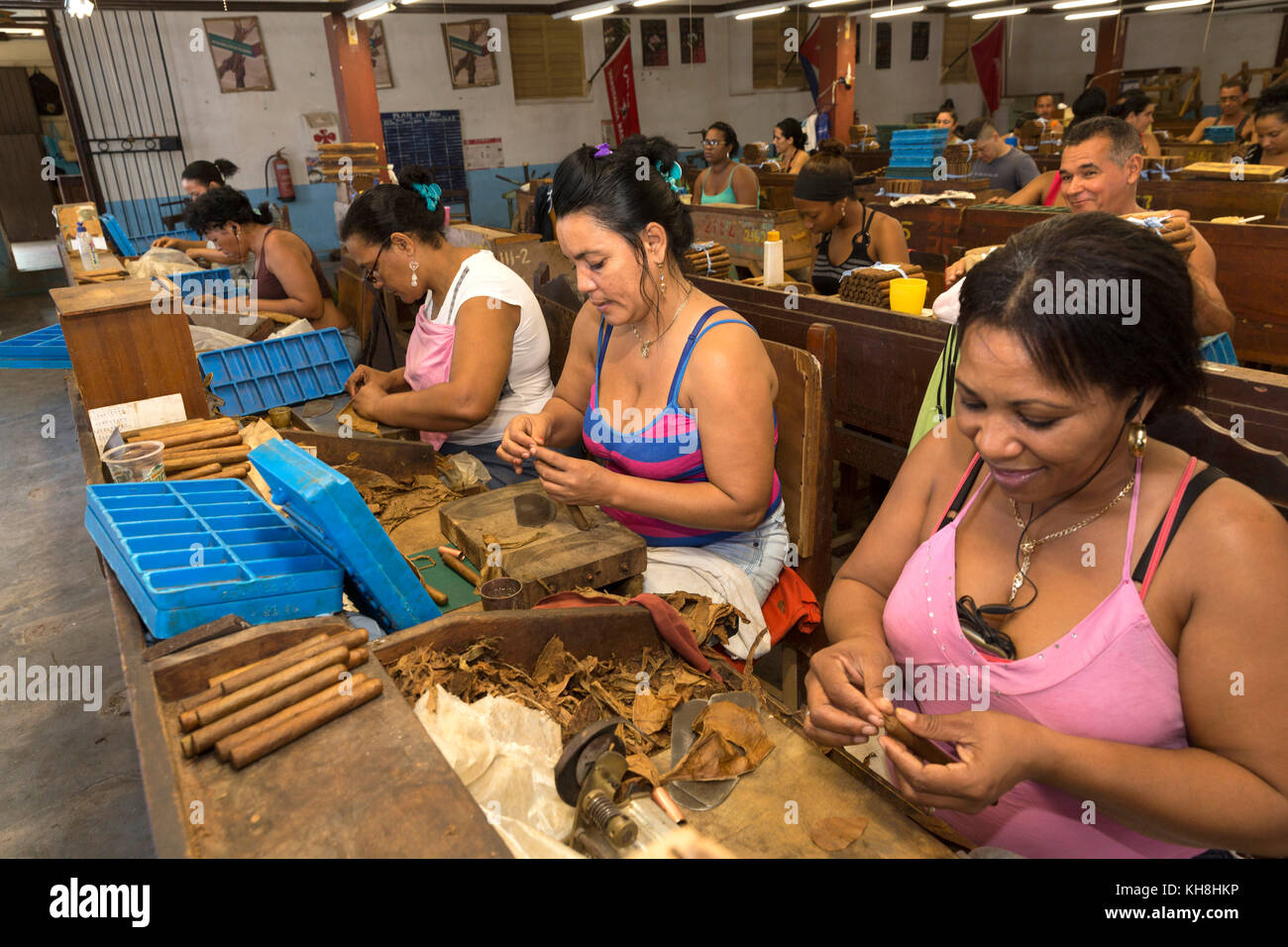 Tabakfabrik in Trinidad, Provinz Sancti Spiritus, Kuba Engl.: Cuba, Provinz Sancti  Spiritus, Trinidad, tobacco factory, cuban cigars Stock Photo