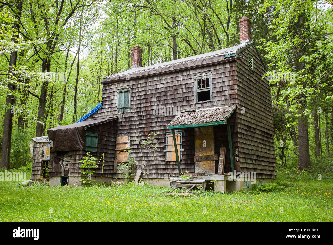 Abandoned house in the woods hires stock photography and images Alamy