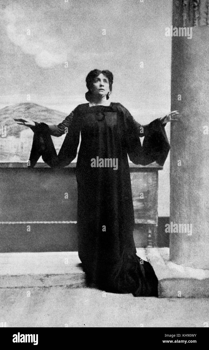 Eleonora Duse in La città morta (The Dead City) - play by Gabriele d'Annunzi (1898). Final scene. ED: Italian actress, 1858–1924. GA: Italian writer and dramatist, 12 March 1863 – 1 March 1938. Stock Photo