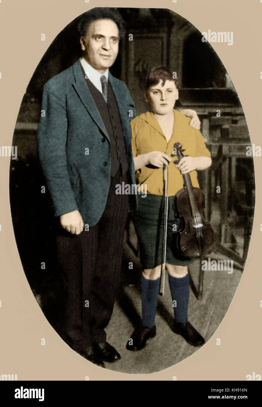 Bruno Walter with young Yehudi Menuhin and violin in 1929. BW: German conductor 1876 - 1962. YM: violinist 1916 - 1969. Stock Photo