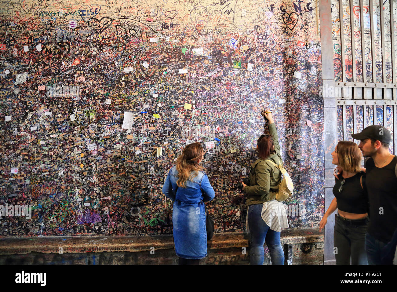 Love message wall at Juliet's house in Verona Stock Photo