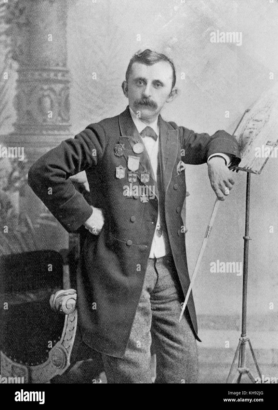 Dan davies musician hires stock photography and images Alamy