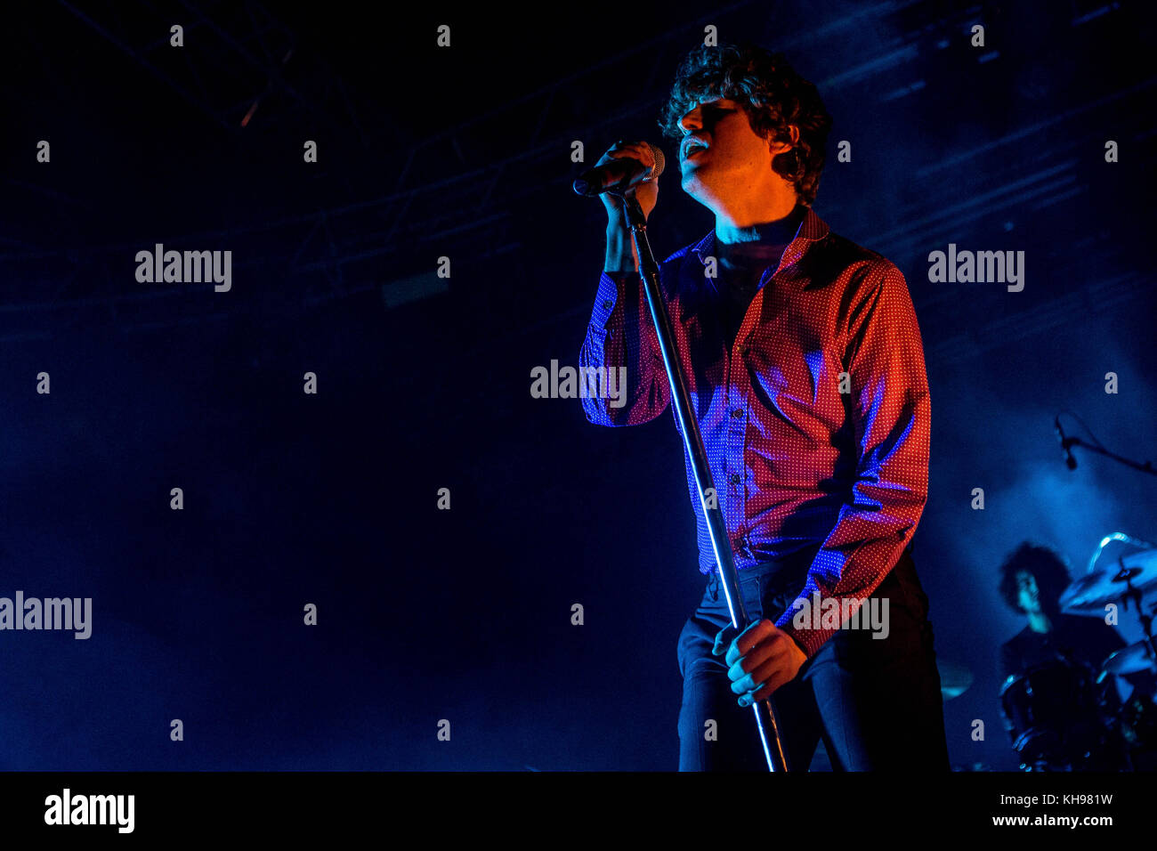 Milano, Italy. 13th Nov, 2017. The Kooks performs live at Fabrique in Milano, Italy. Credit: Mairo Cinquetti/Pacific Press/Alamy Live News Stock Photo