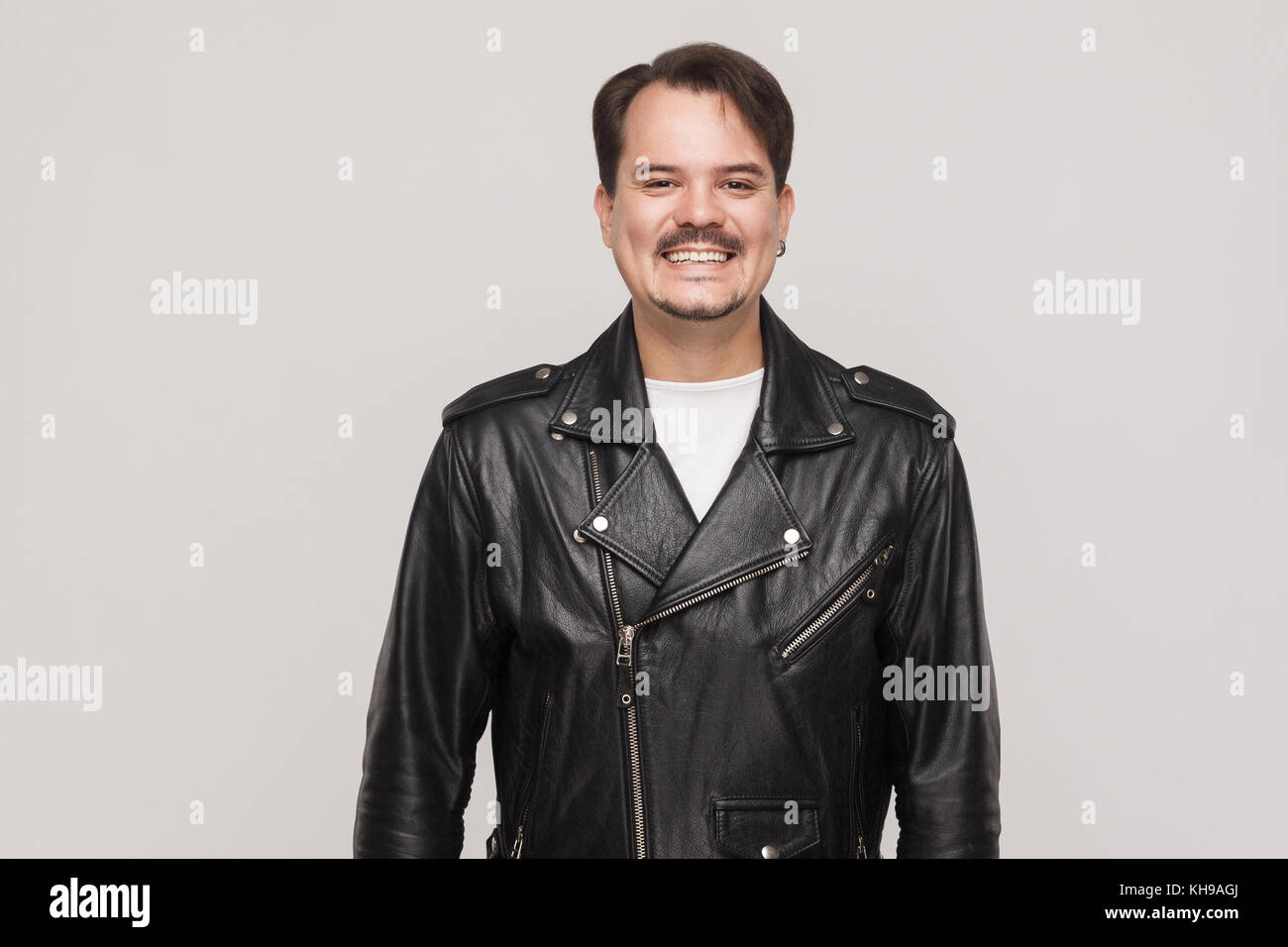 Man in leather jacket hi-res stock photography and images - Alamy