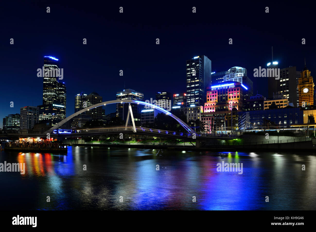 Northbank city skyline and Evan Walker Bridge on Yarra River by night ...