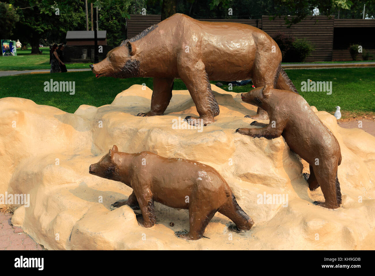 The Grizzly Bears Sculpture, City Art Trail, Kelowna City, Okanagan