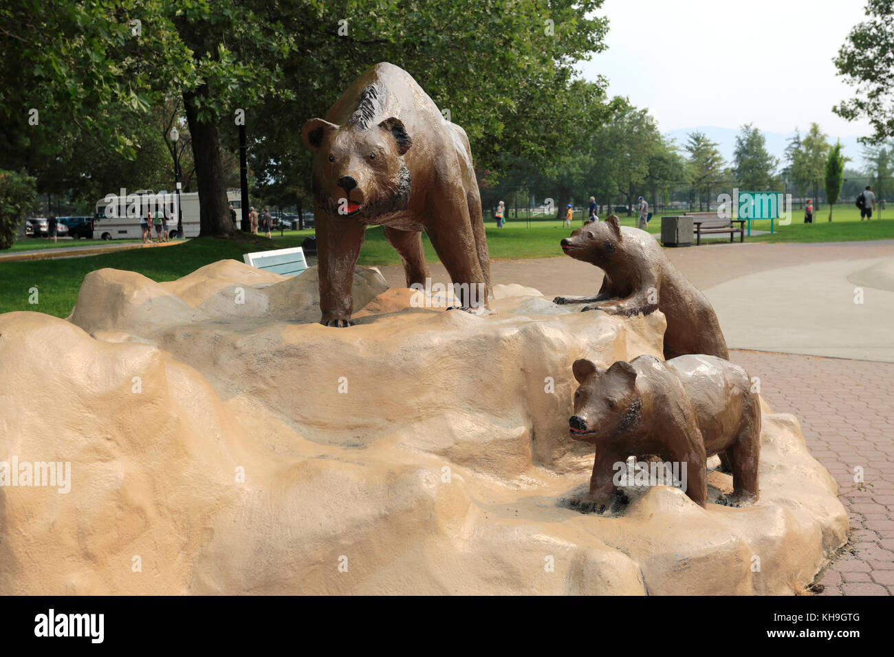 The Grizzly Bears Sculpture, City Art Trail, Kelowna City, Okanagan
