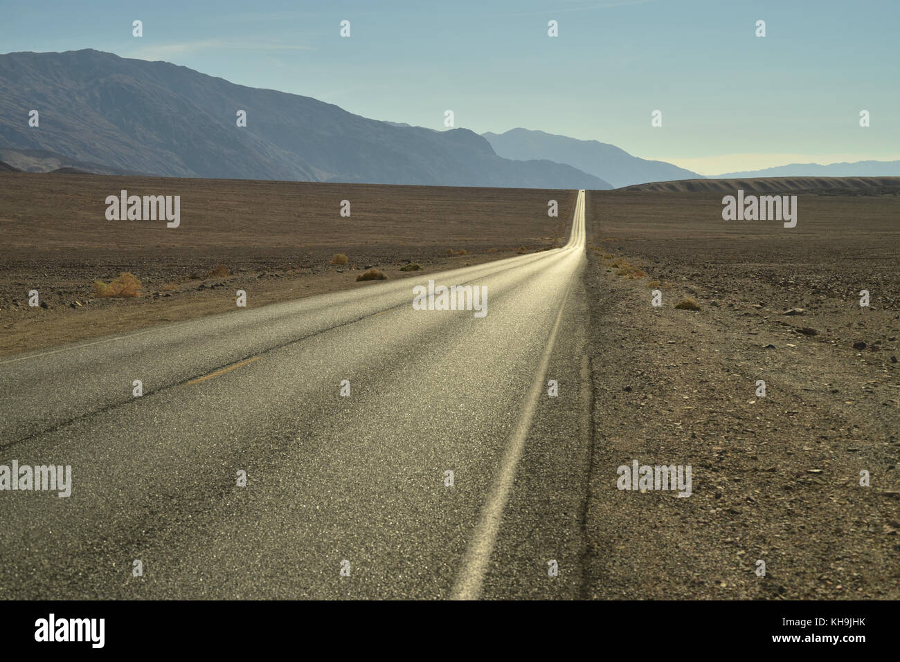 people walking Salt Flats Death Valley Stock Photo - Alamy