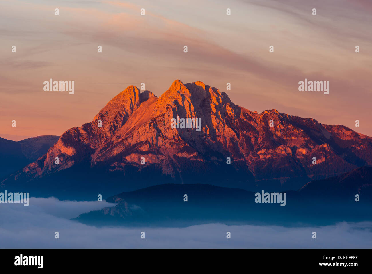 Emblematic mountain of Pedraforca with the first lights at dawn Stock Photo