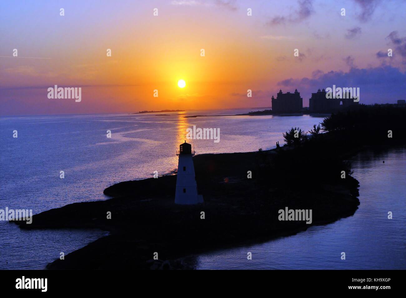 Poster perfect Sunrise aligned with light house in Nassau Bahamas ...