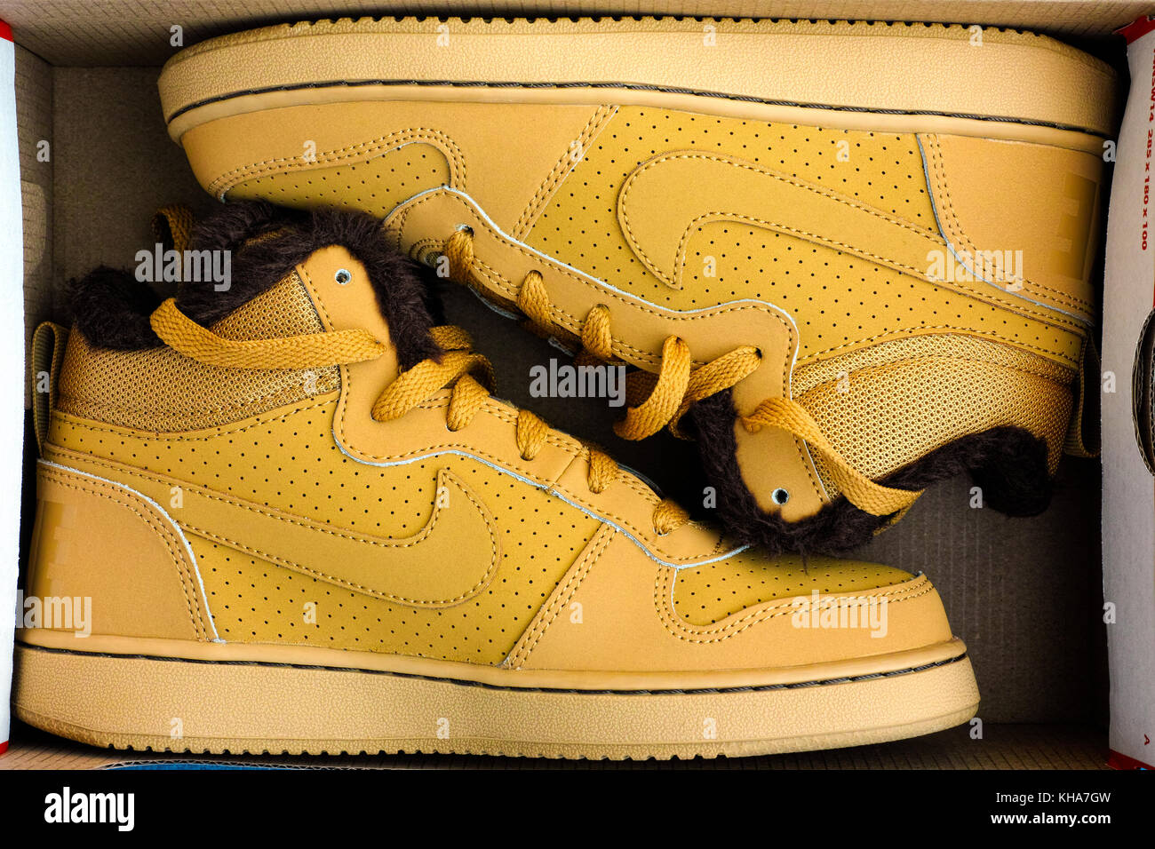 Nike shoe box hi-res stock photography and images - Alamy