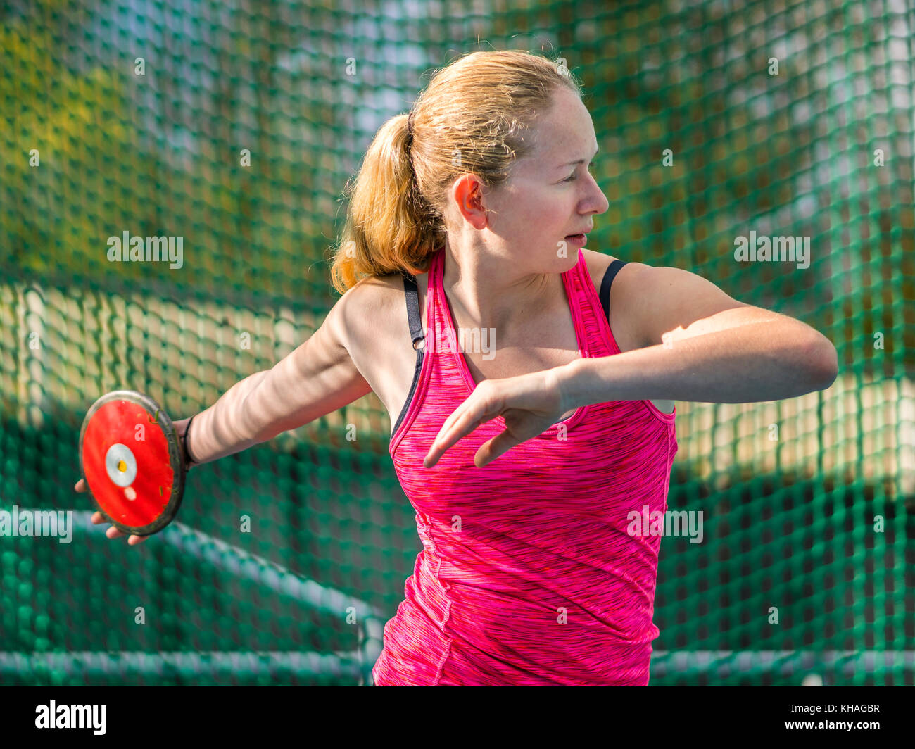 Discus throwing athletics hires stock photography and images Alamy