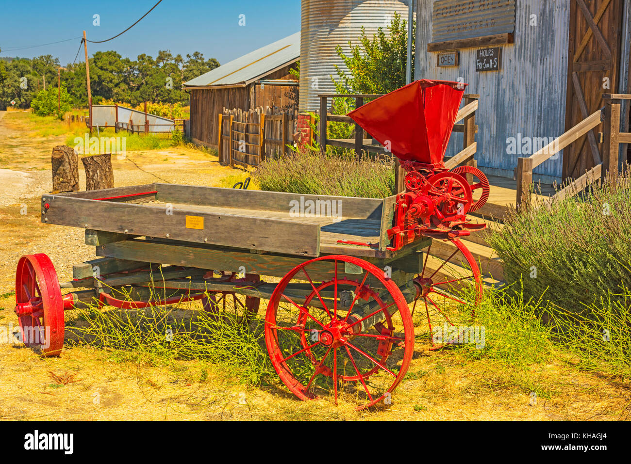 Horse drawn seed cart hires stock photography and images Alamy