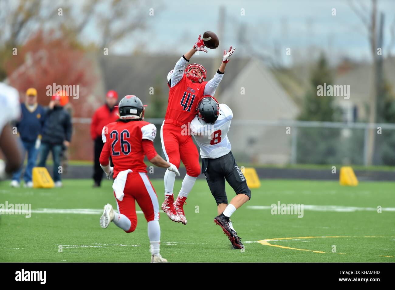 Incomplete pass hi-res stock photography and images - Alamy