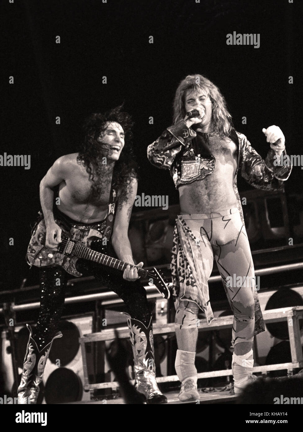 David Lee Roth Band featuring Steve Vai and Billy Sheehan performing at the  Rosemoint Horizion in Rosemont, Illinois. ,1986 © Gene Ambo /  MediaPunch **NO UK or Japan*** Stock Photo - Alamy