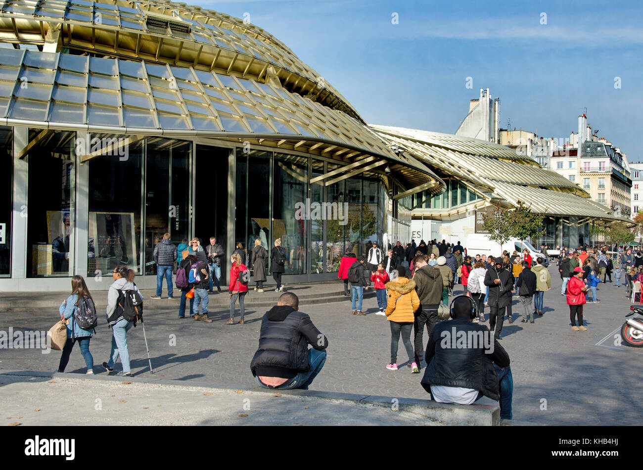 Paris, France. Forum des Halles (150 shops and 17 restaurants) rebuilt with new canopy (Patrick Berger and Jacques Anziutti) April 2016 Stock Photo