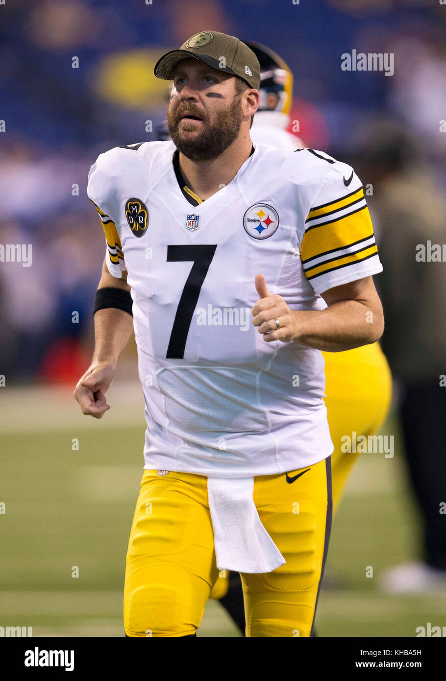 November 12, 2017: Pittsburgh Steelers wide receiver Antonio Brown (84)  during pregame of NFL football game action between the Pittsburgh Steelers  and the Indianapolis Colts at Lucas Oil Stadium in Indianapolis, Indiana.