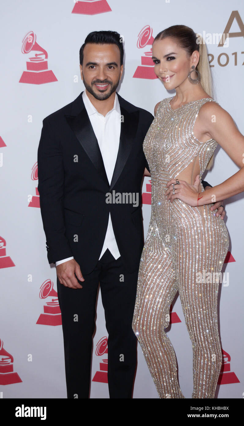 Las Vegas, Nevada, USA. 15th Nov, 2017. Singer Luis Fonsi and Agueda