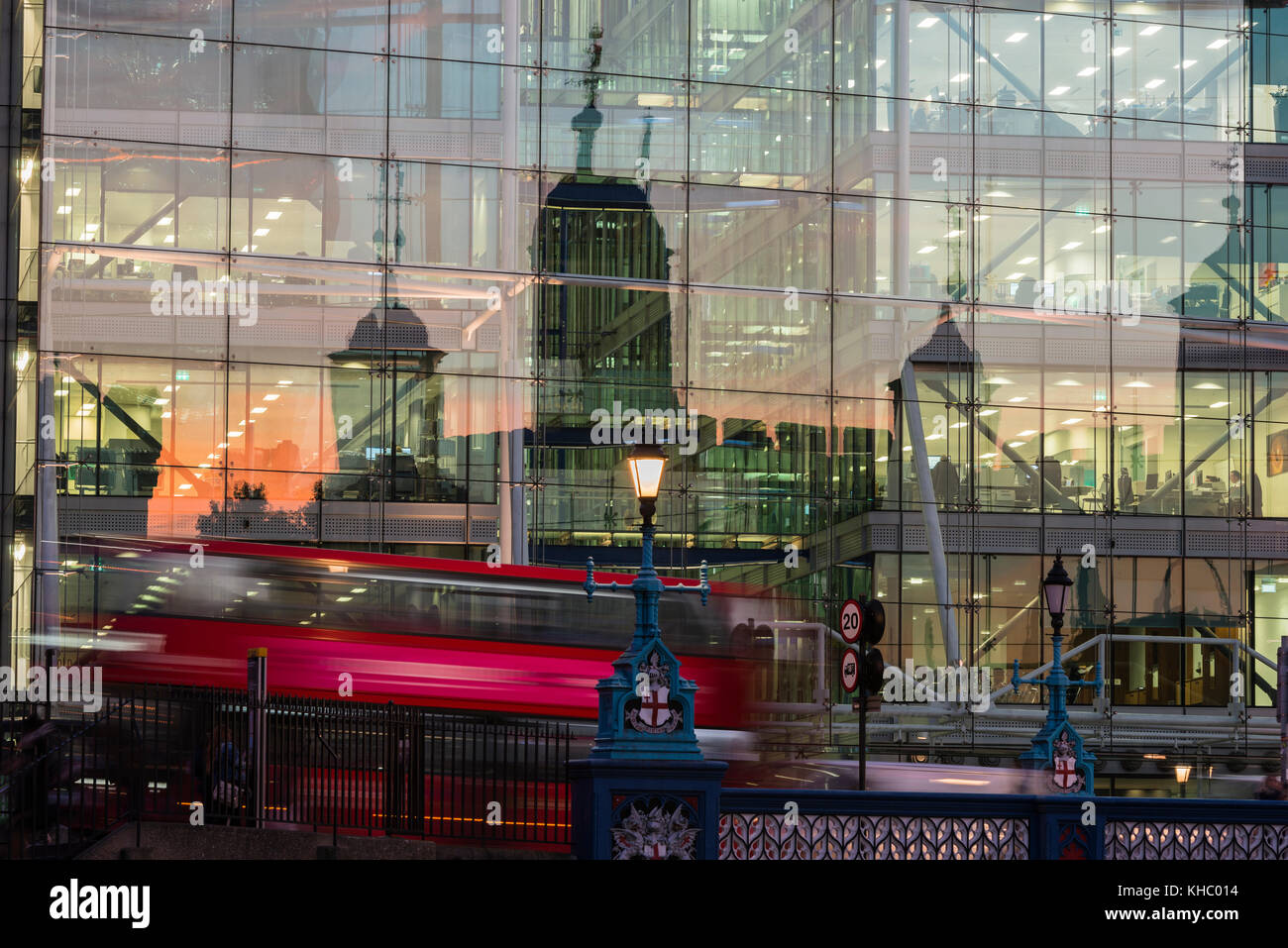 Old london bus night hi-res stock photography and images - Alamy