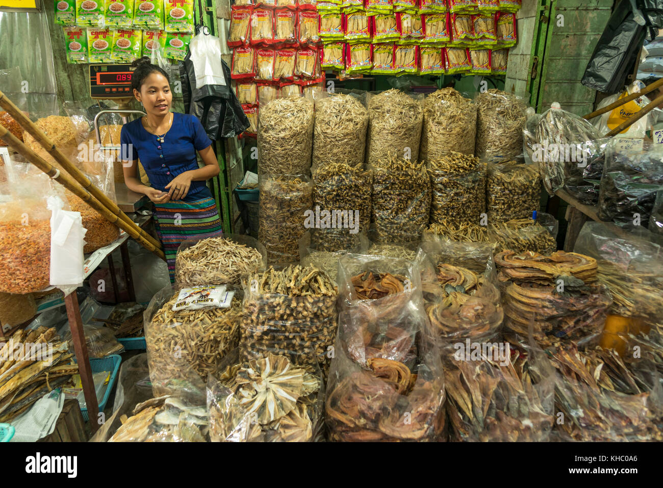 Trockenfisch auf dem Markt in Yangon oder Rangun, Myanmar , Asien dry