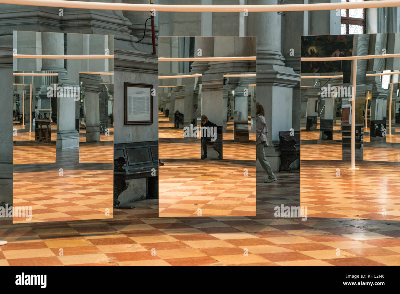 Infinity mirror photography hires stock photography and images Alamy