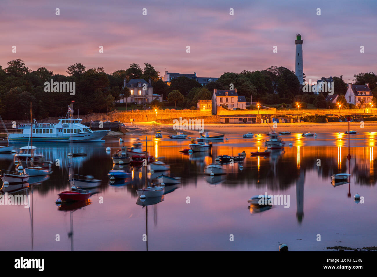 Benodet Lighthouse at sunrse. Benodet, Brittany, France Stock Photo Alamy