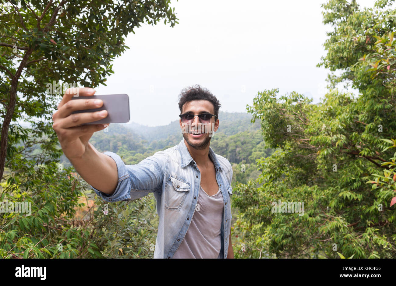Selfie ideas men | Selfie poses, Guy pictures, Men photoshoot