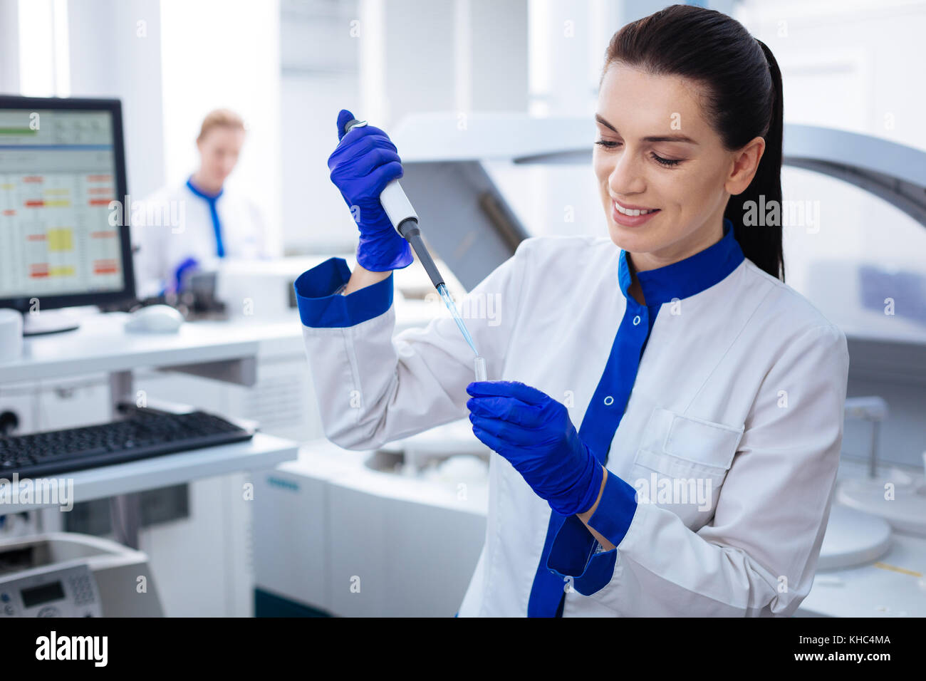 Intern biology hi-res stock photography and images - Alamy