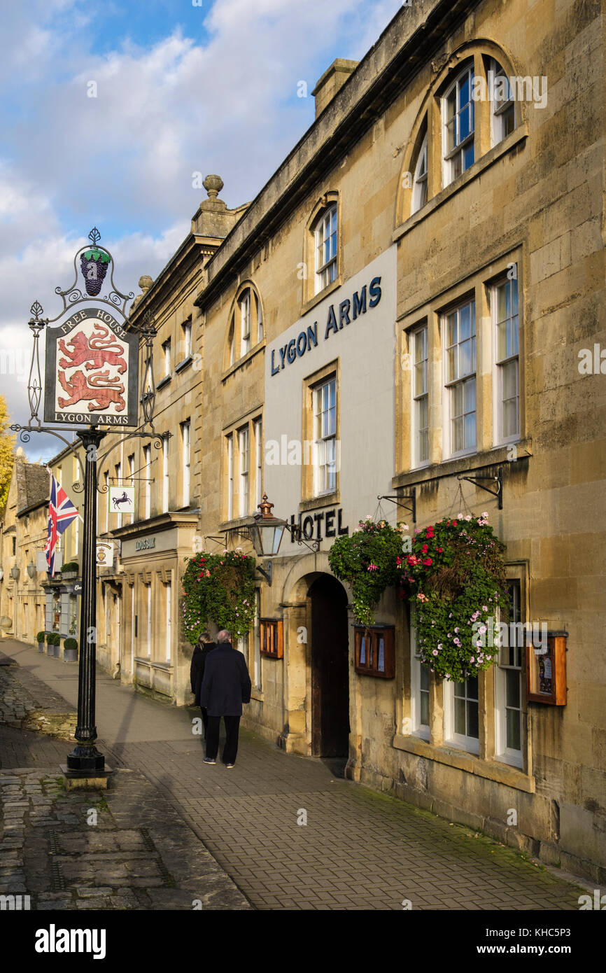 Lygon Arms Hotel in historic Cotswolds village. High Street, Chipping Campden, Gloucestershire, England, UK, Britain Stock Photo