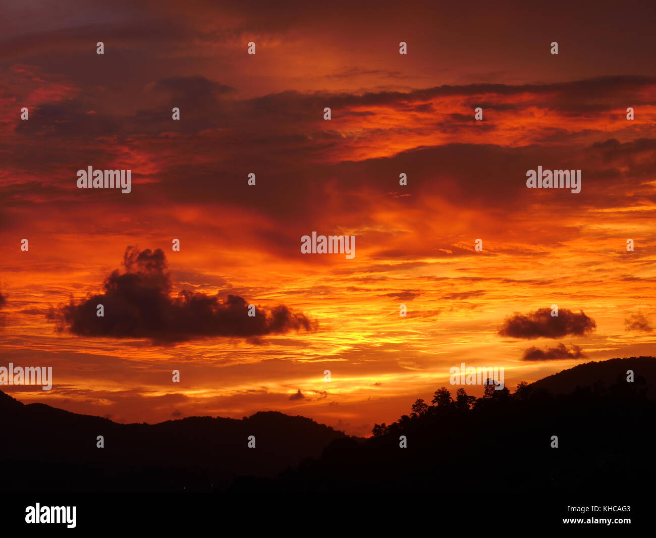 Beautiful evening cloudy sky hi-res stock photography and images - Alamy