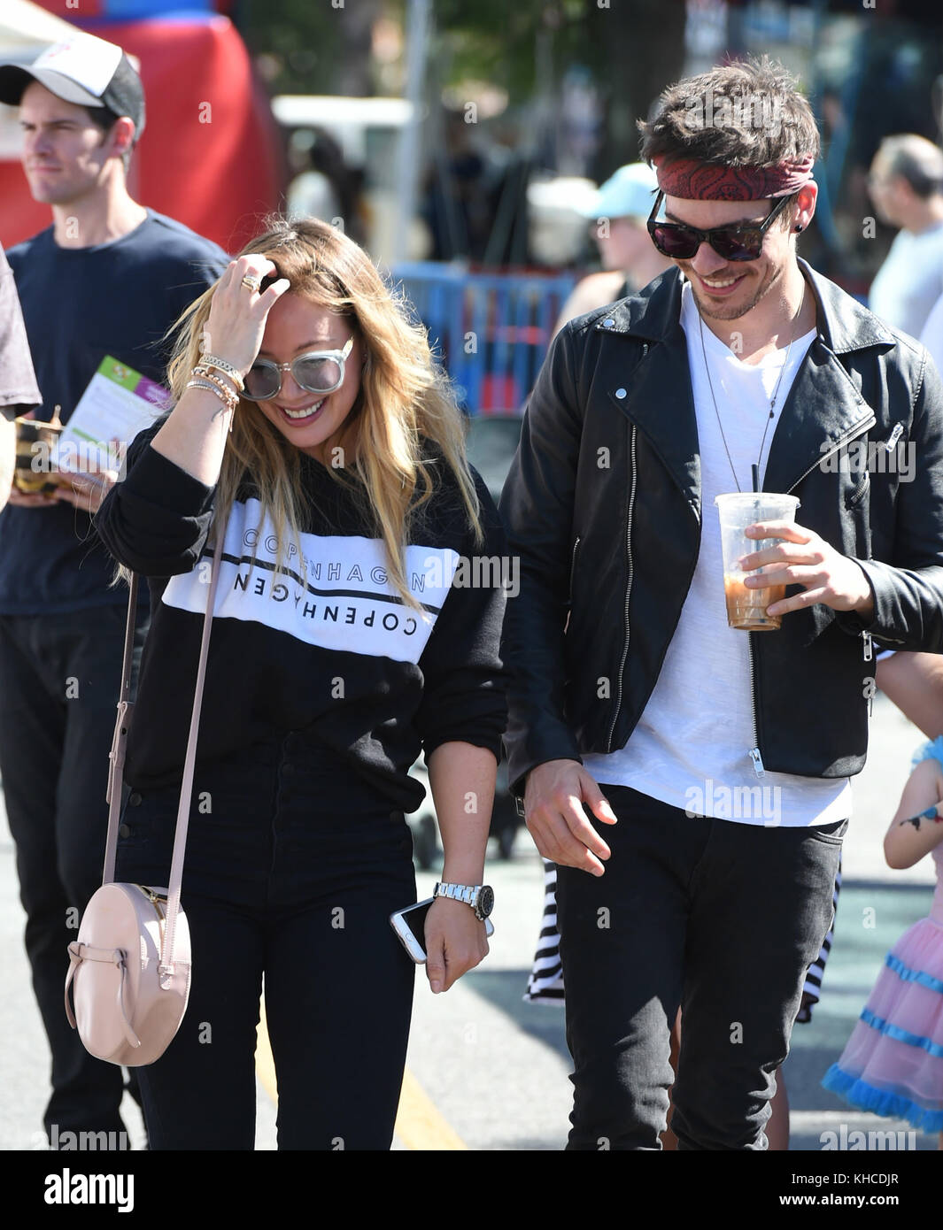 Hilary Duff and Matthew Koma go to the Farmers Market with friends and