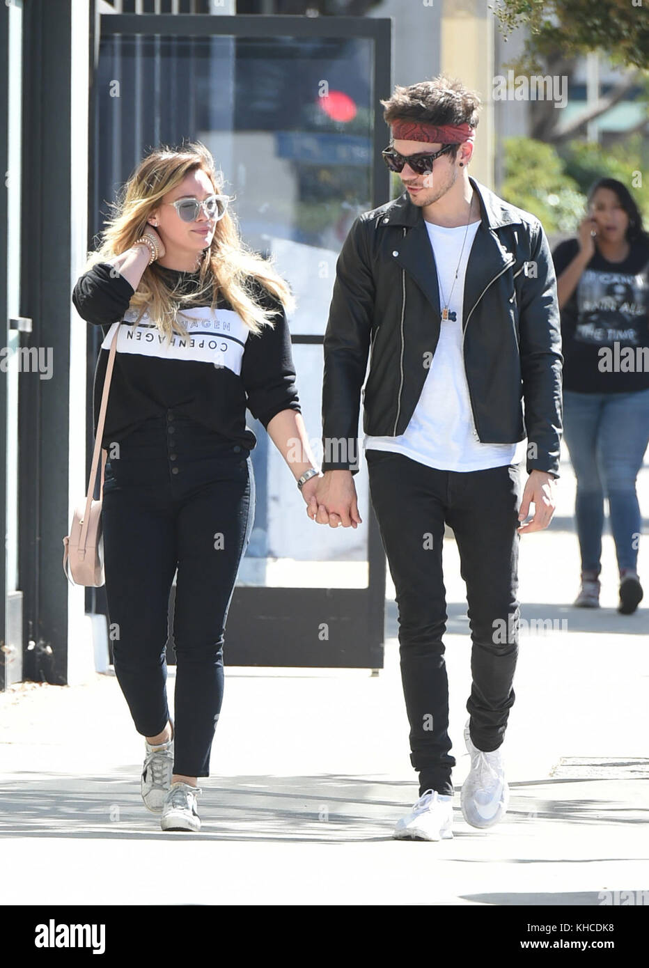 Hilary Duff and Matthew Koma go to the Farmers Market with friends and