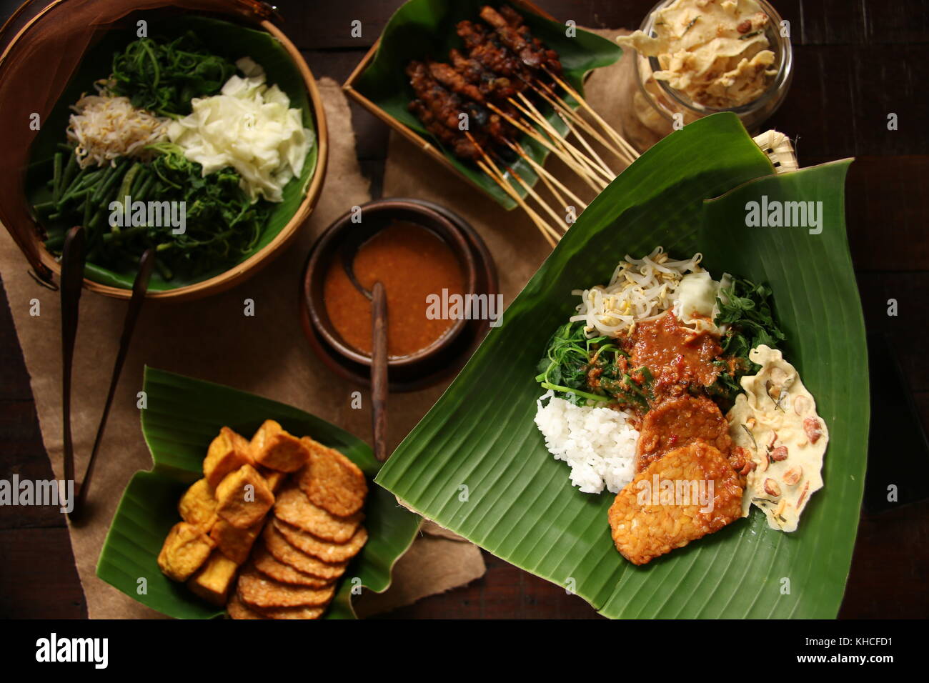 Pecel, the Traditional Javanese Vegetable Salad Stock Photo - Alamy